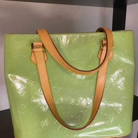 Authentic Louis Vuitton Green vernis Tote Bag - Picture 4 of 7